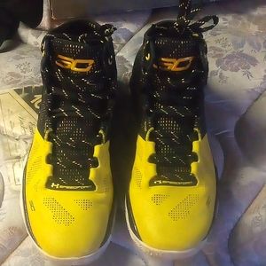 Curry 3's Under Armour Shoes size 10